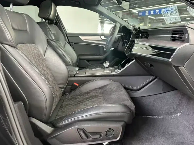 Audi A6L — Фото автомобиля 15