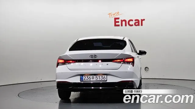 Hyundai Avante CN7 — Фото автомобиля 4