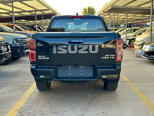 Isuzu D-MAX — Фото автомобиля 5