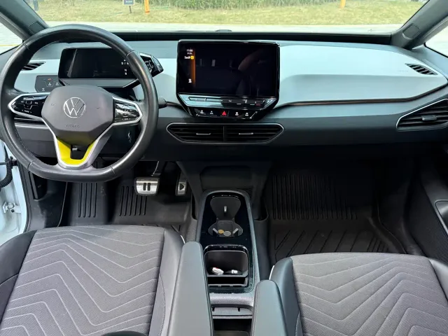 Volkswagen ID.3 — Фото автомобиля 10