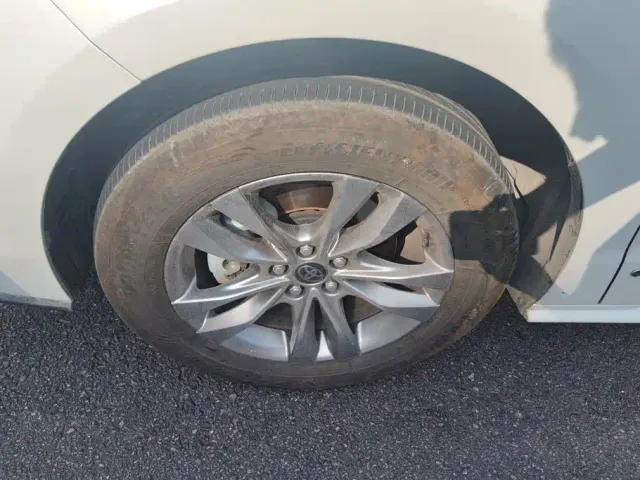 Toyota Sienna — Фото автомобиля 6