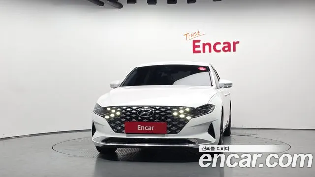 Hyundai Grandeur Grandeur (New) — Фото автомобиля 3