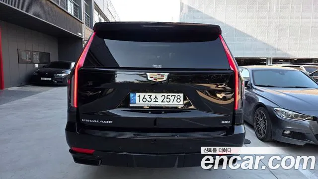 Cadillac Escalade Generation 5 — Фото автомобиля 3