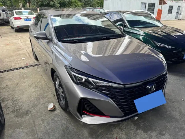 Changan Eado — Фото автомобиля 3