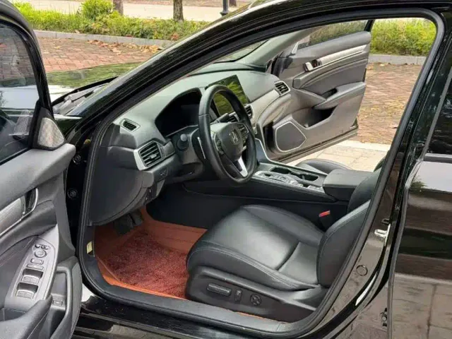 Honda Accord — Фото автомобиля 4