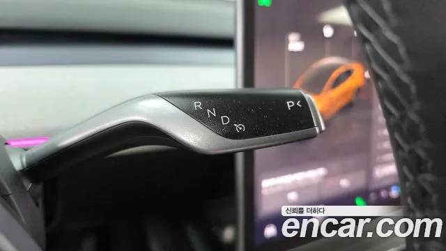 Tesla Model Y — Фото автомобиля 9