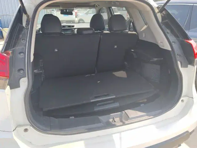 Nissan X-Trail — Фото автомобиля 4
