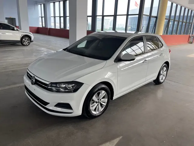 Фотография автомобиля — Volkswagen Polo