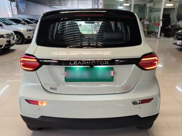 Leapmotor T03 — Фото автомобиля 3