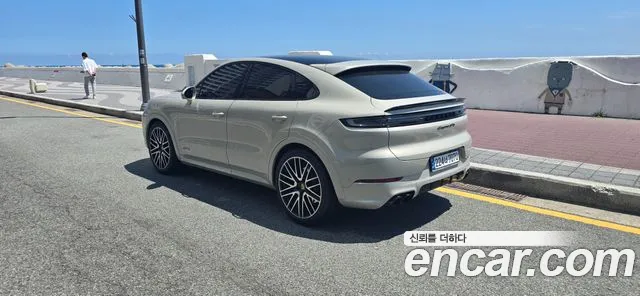 Porsche Cayenne — Фото автомобиля 8