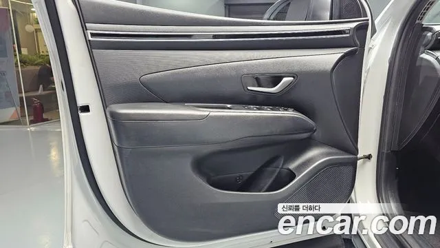 Hyundai Tucson Tucson (NX4) Бензин 1.6 турбо 2WD — Фото автомобиля 24