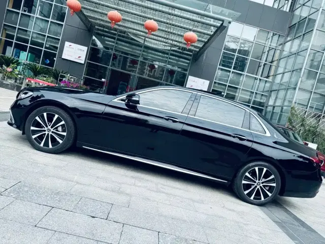Mercedes-Benz E-Class — Фото автомобиля 8