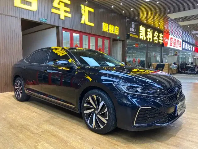 Volkswagen Passat — Фото автомобиля 3
