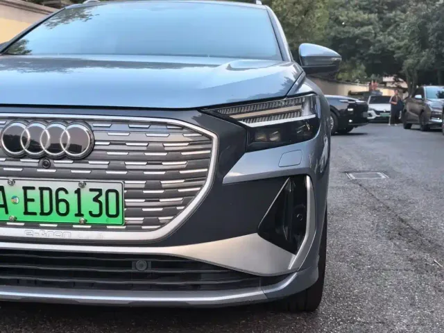Audi Q4 e-tron — Фото автомобиля 5