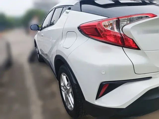 Toyota Toyota C-HR 2022 2.0L Leading Edition — Фото автомобиля 24