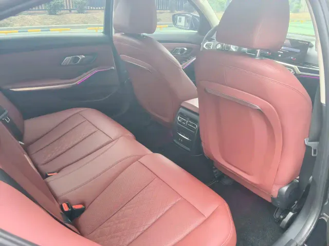BMW 3 Series — Фото автомобиля 8