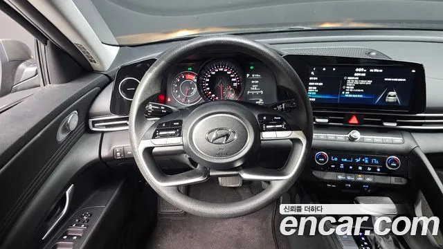Hyundai AVANTE Avante (CN7) — Фото автомобиля 12