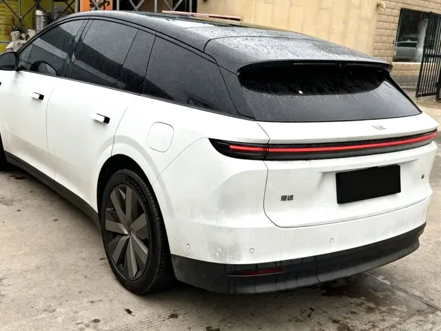 Li Auto i6 — Фото автомобиля 15