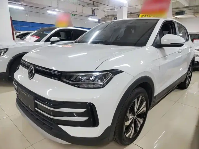 Фотография автомобиля — Volkswagen Tharu
