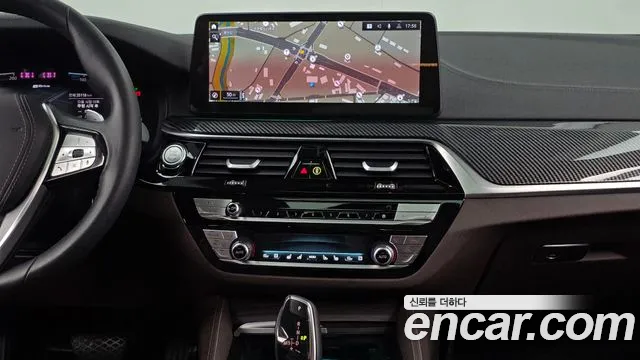 BMW 5 Series G30 — Фото автомобиля 20