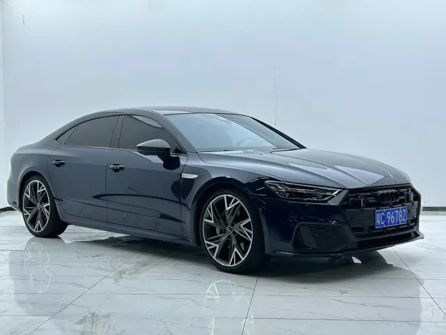 Audi A7L — Фото автомобиля 3