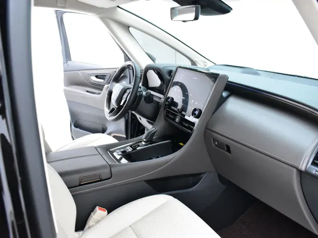 Toyota Alphard — Фото автомобиля 10