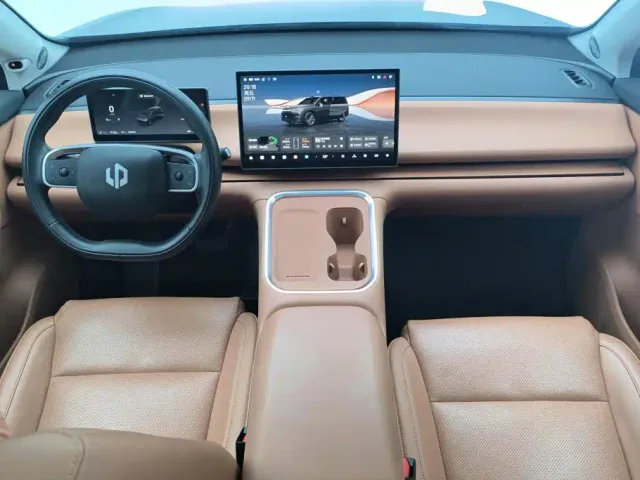 Leapmotor C16 — Фото автомобиля 12