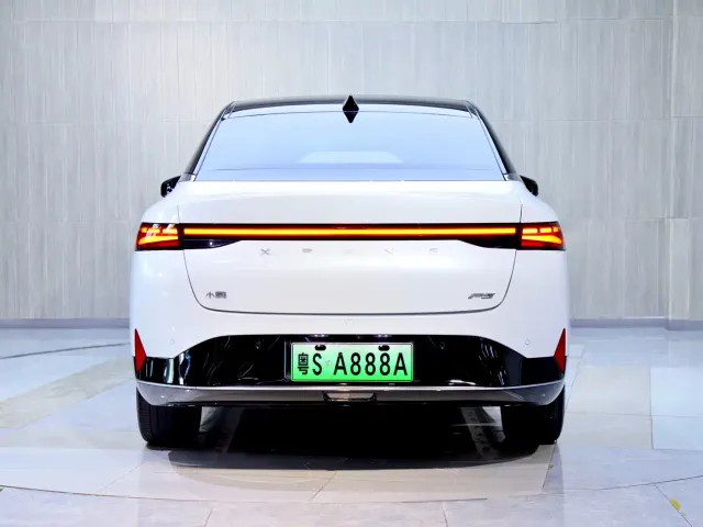 Xpeng P5 — Фото автомобиля 6