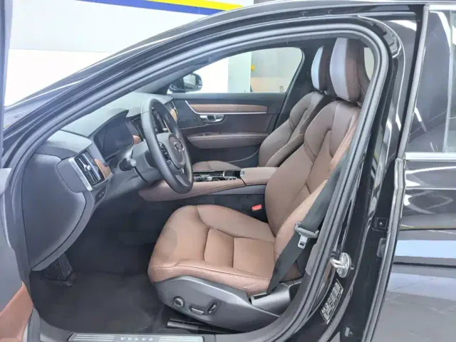 Volvo S90 — Фото автомобиля 9