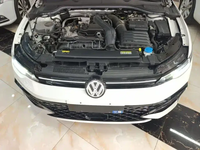 Volkswagen Golf — Фото автомобиля 19