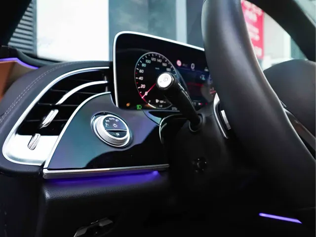 Mercedes-Benz E-Class — Фото автомобиля 16