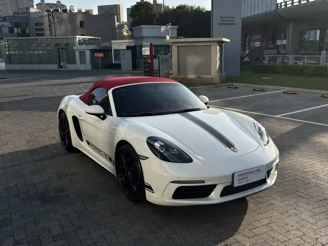 Фотография автомобиля — Porsche 718