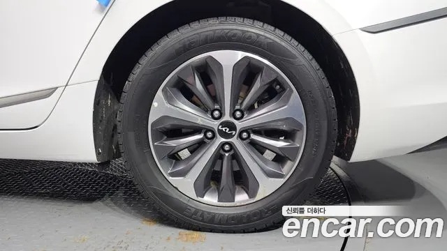 Kia K8 Hybrid — Фото автомобиля 6