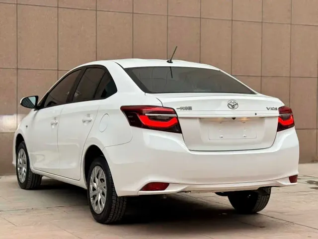 Toyota Vios — Фото автомобиля 4