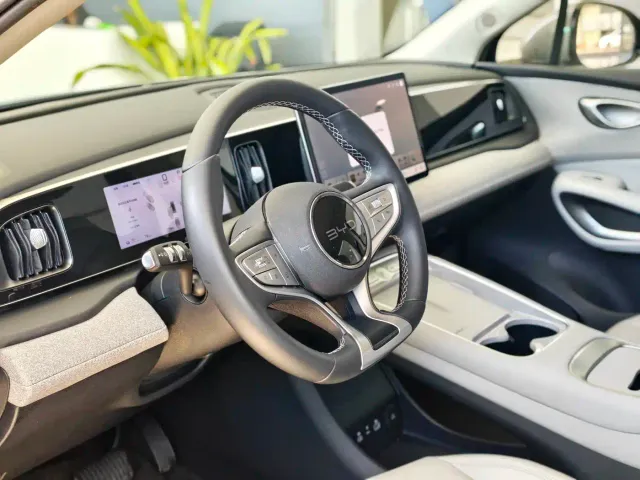 BYD Sealion 05 EV — Фото автомобиля 4