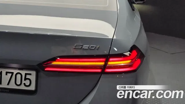 BMW 5-Series — Фото автомобиля 19