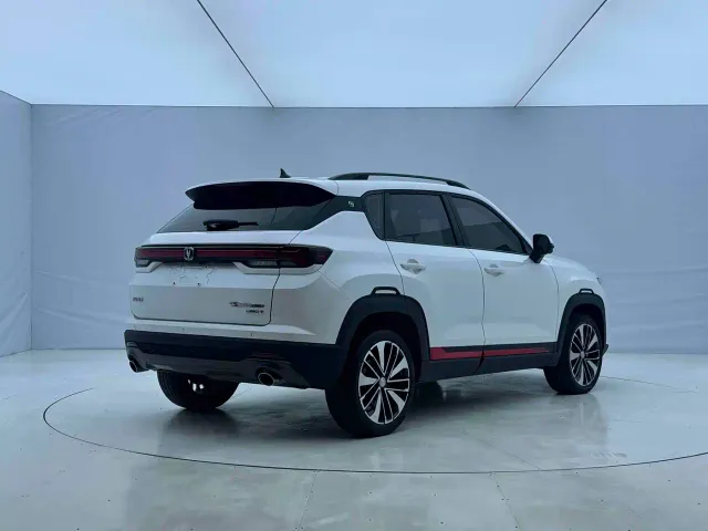 Changan CS35 Plus — Фото автомобиля 4