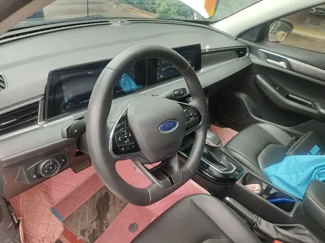 Ford Escort — Фото автомобиля 10