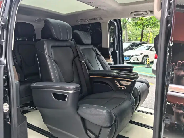 Mercedes-Benz V-Class — Фото автомобиля 11