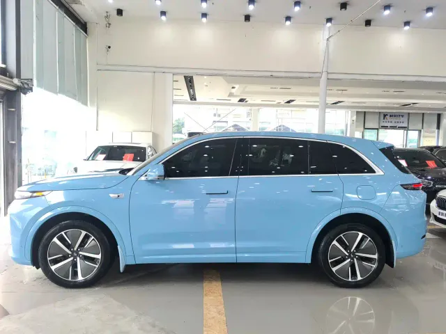 Li Auto L7 — Фото автомобиля 7