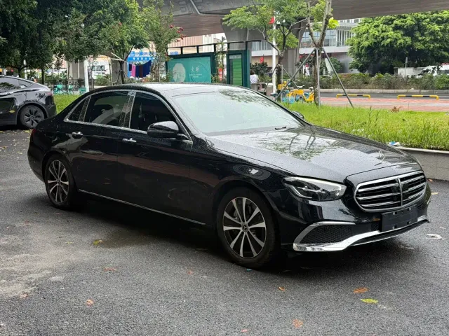 Mercedes-Benz E-Class — Фото автомобиля 4