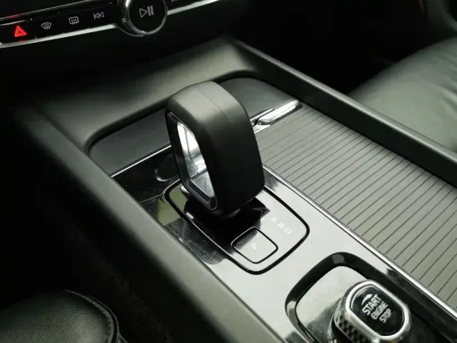Volvo S60 — Фото автомобиля 13