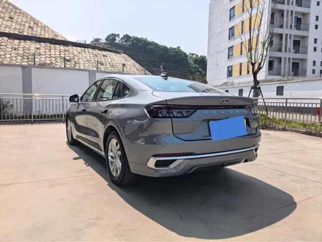 Ford Mondeo — Фото автомобиля 6