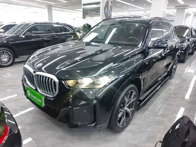 Фотография автомобиля — BMW X5