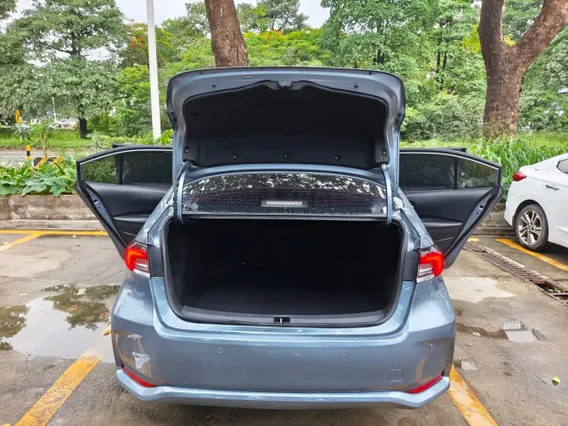 Toyota Corolla — Фото автомобиля 11