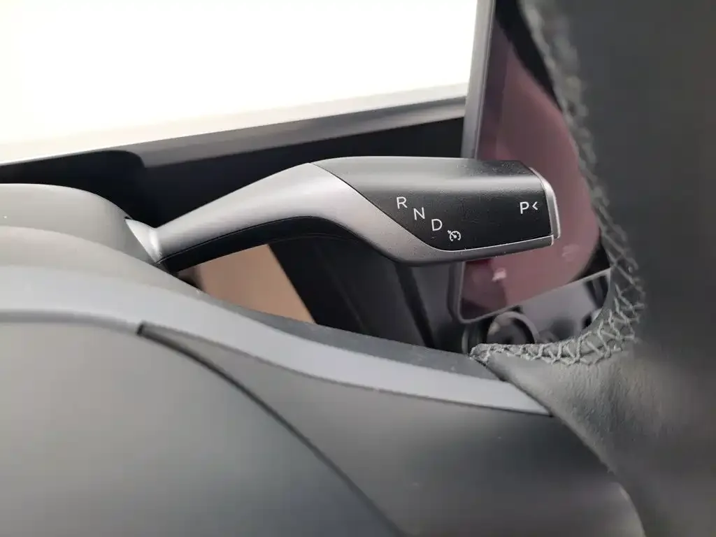 Tesla Model Y 2022 Facelift Rear-Wheel Drive Version — Фото автомобиля 6