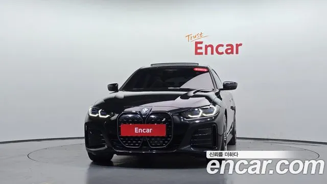 BMW i4 — Фото автомобиля 3