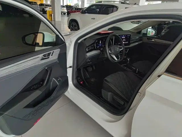 Volkswagen Sagitar — Фото автомобиля 15