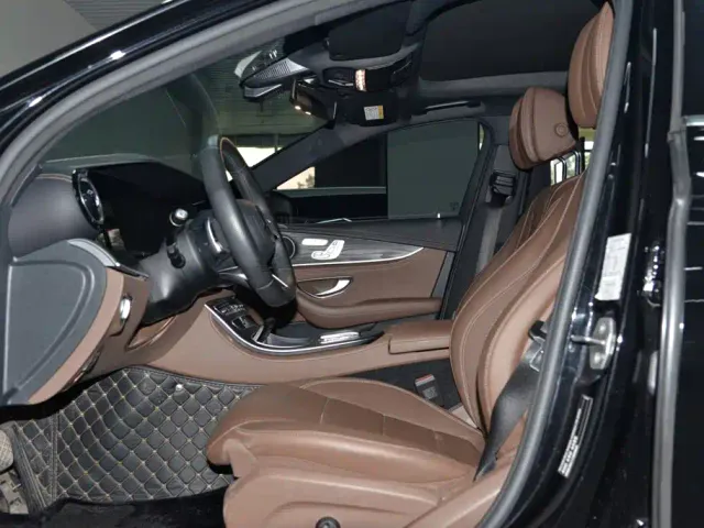 Mercedes-Benz E-Class — Фото автомобиля 10