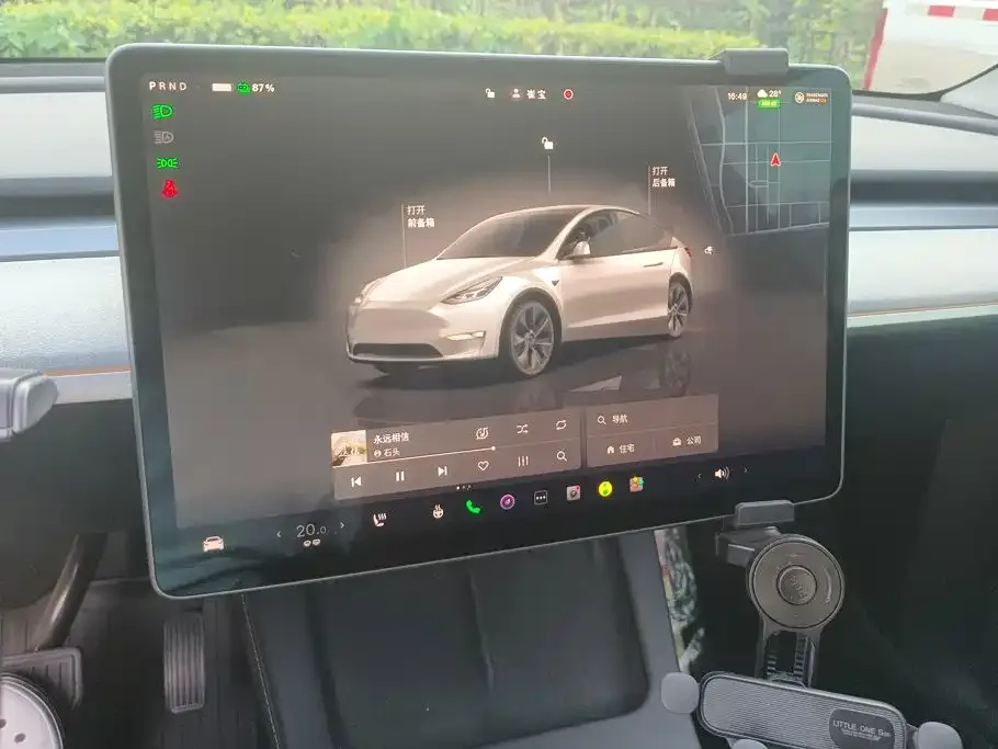 Tesla Model Y 2024 Rear-Wheel Drive Version — Фото автомобиля 14